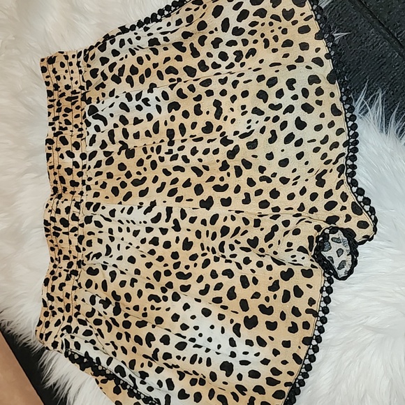 Tinibikini Leopard Print Bikini Coverup Shorts in Excellent Condition, Size L - Picture 5 of 10